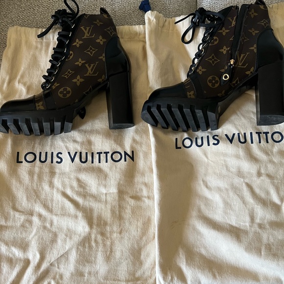 LOUIS VUITTON STAR TRAIL ANKLE BOOTS - Picture 7 of 9